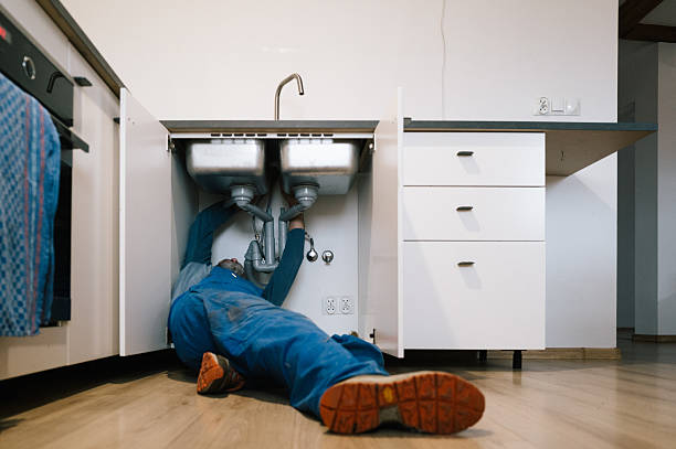 Professional Emergency Plumber technician working in West Lafayette, OH